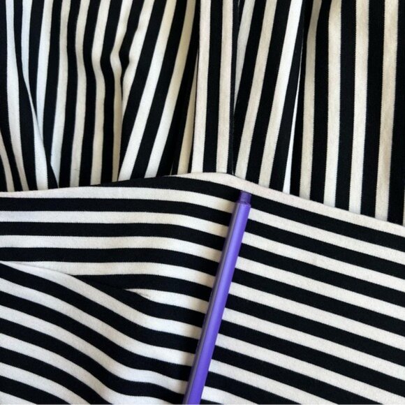 Brixon Ivy Striped Dress with Pockets - M - Picture 8 of 8